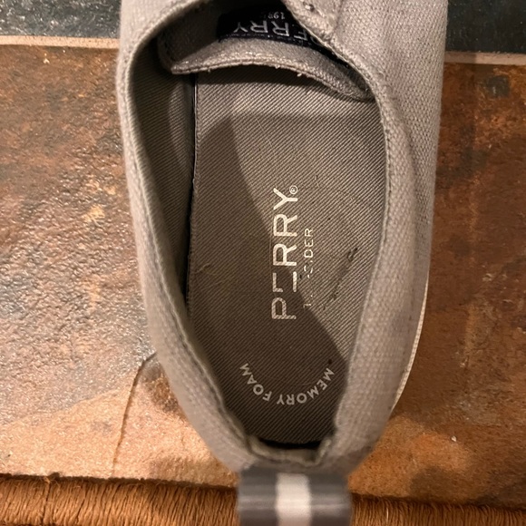 Women’s Grey Sperry Slip Ons - Picture 4 of 4